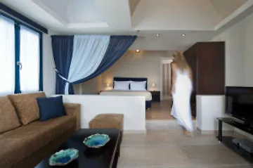 Galaxy & 4* Imerovigli (Santorini)